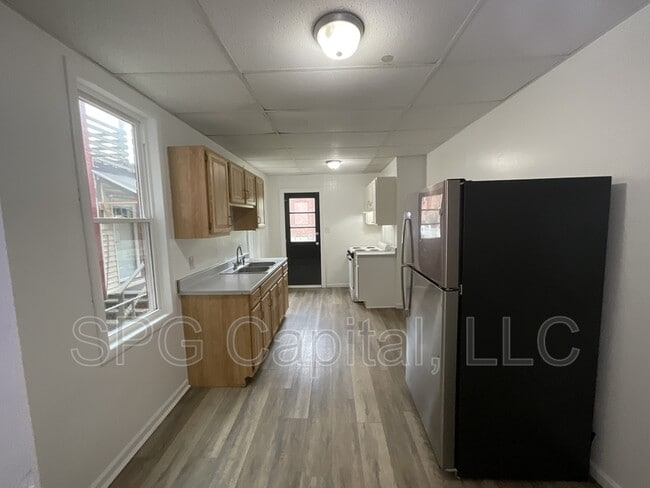 Photo - 119 W Jackson St