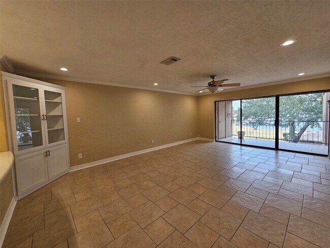 Photo - 15575 Marina Dr Unidad 323A