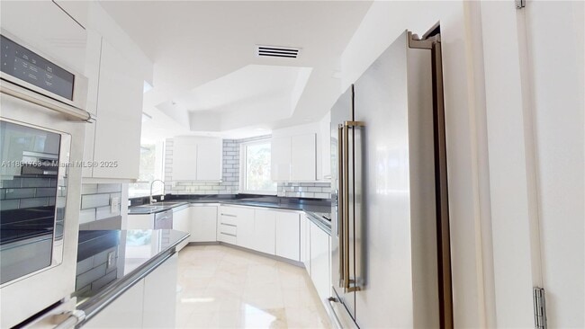 Photo - 21050 NE 38th Ave Unidad 305 Rental