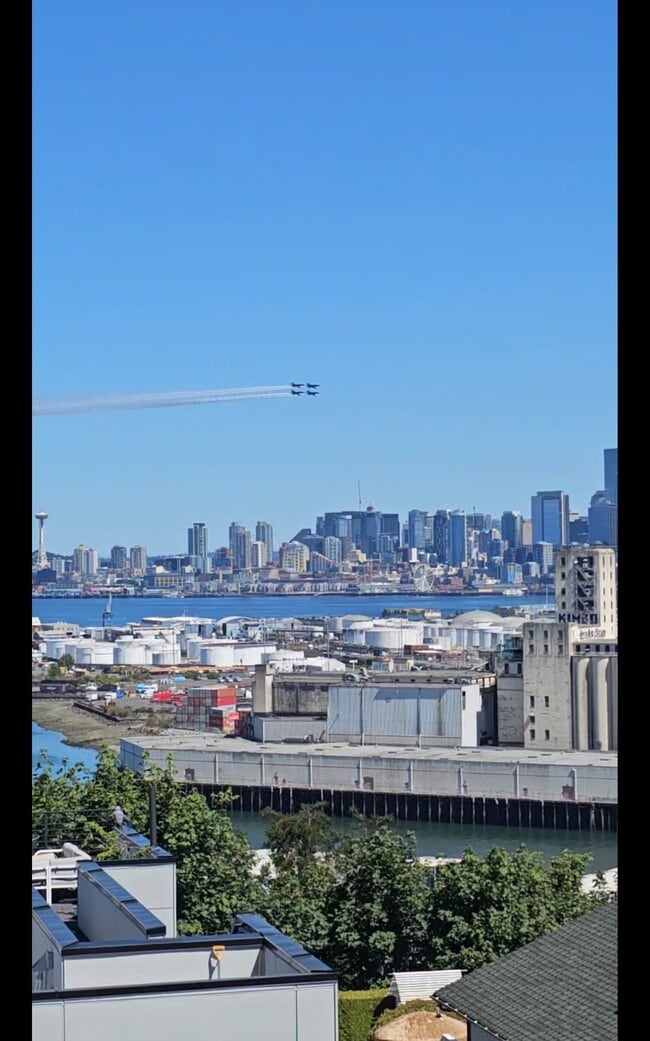 Photo - 2064 SW Charlestown St