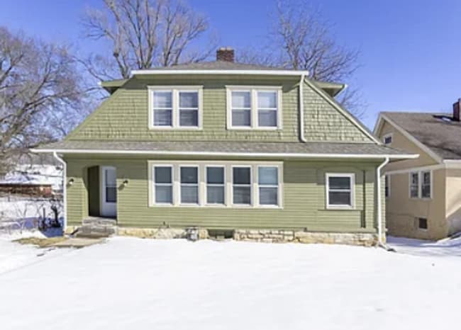 Building Photo - Spacious 3 Bed, 2 Bath Home in Prime Kansas City Location Near Plaza & Brookside
