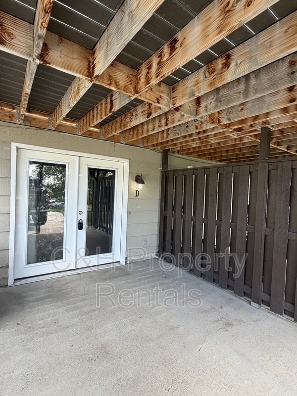 Building Photo - 2314 Rosebud Dr