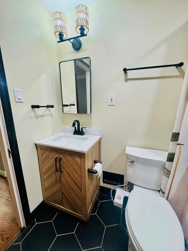 Building Photo - 4267 Utah St