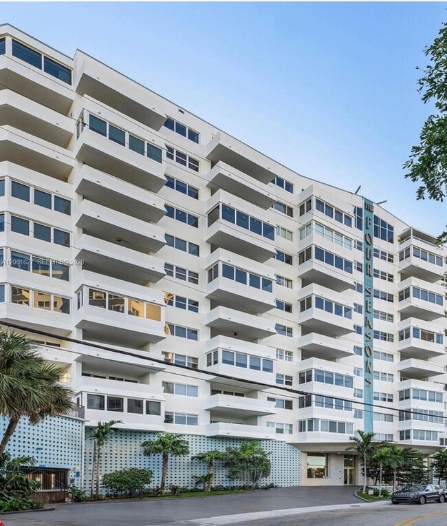 Building Photo - 333 Sunset Dr Unit 108