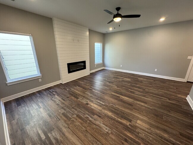 Photo - 107 S Shay Rd