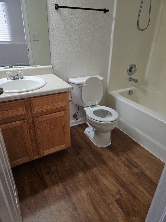 Photo - 204 Country West Rd