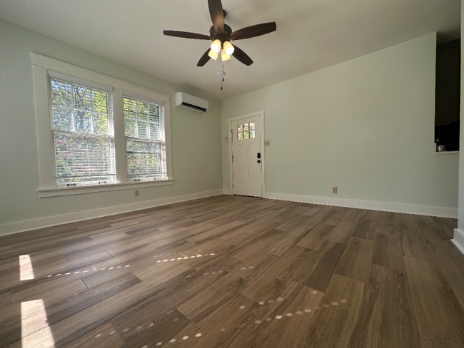 Photo - 515 E 8th St Unidad A