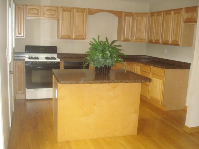 Photo - 18136 W Valley Dr House