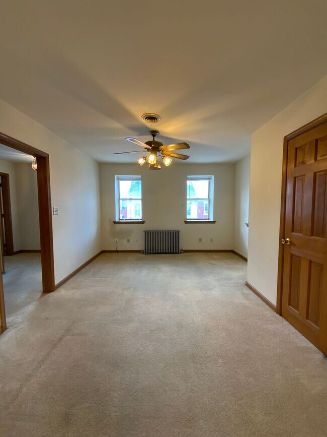 Photo - 140 W Main St Unidad 140 W MAIN ST- 2ND FL