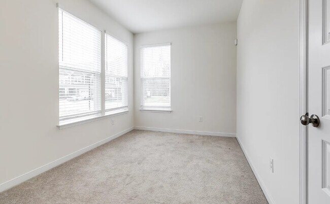 Photo - 5610 Benoni Ct