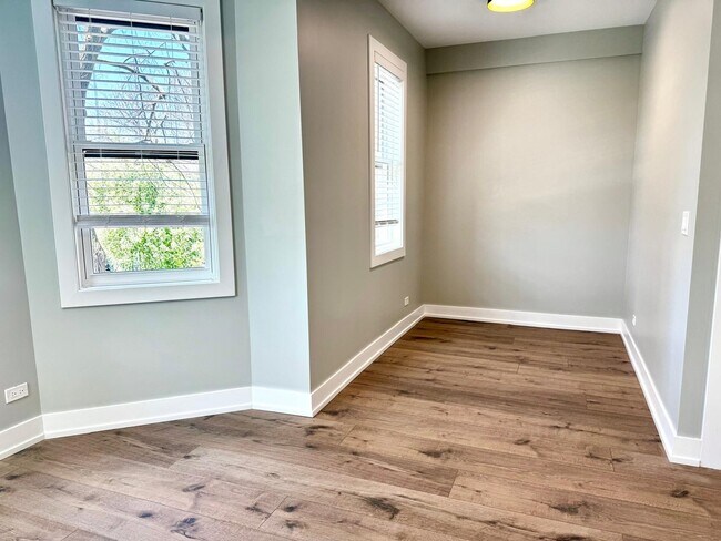 Photo - 1709 N Maplewood Ave Unit 3F