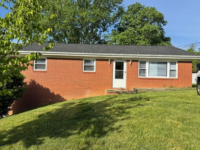 Photo - 3 Bedroom 1.5 Bathroom Home Located in Greeneville, TN