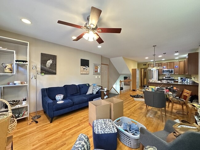Building Photo - 934 W Leland Ave Unit G03C Rental