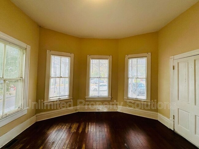 Photo - 108 N 8th St