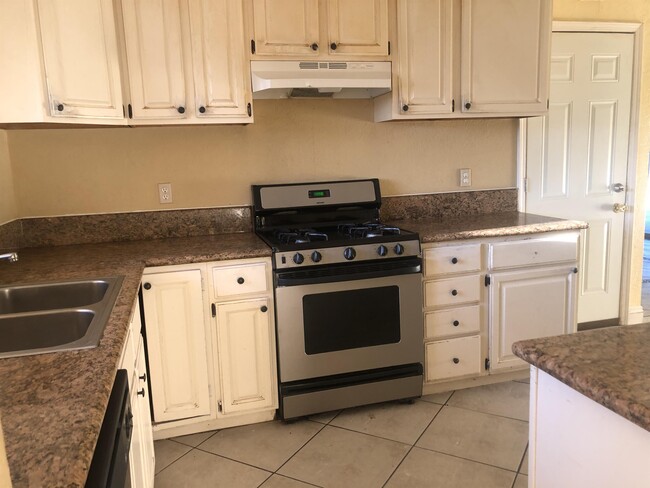 Photo - 7701 Rotherton Way