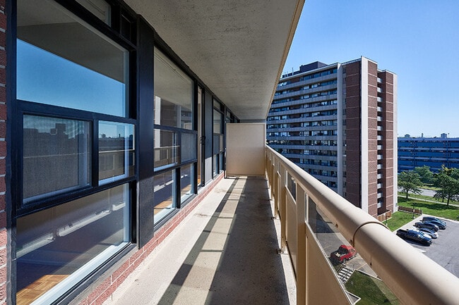 Photo - 235 Gosford Blvd