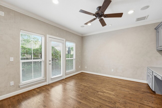 Photo - 5523 Crooms St