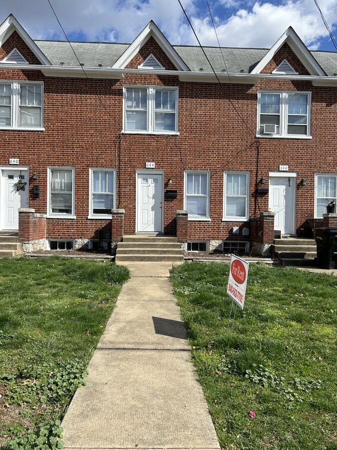 Photo - 668 Virginia Ave