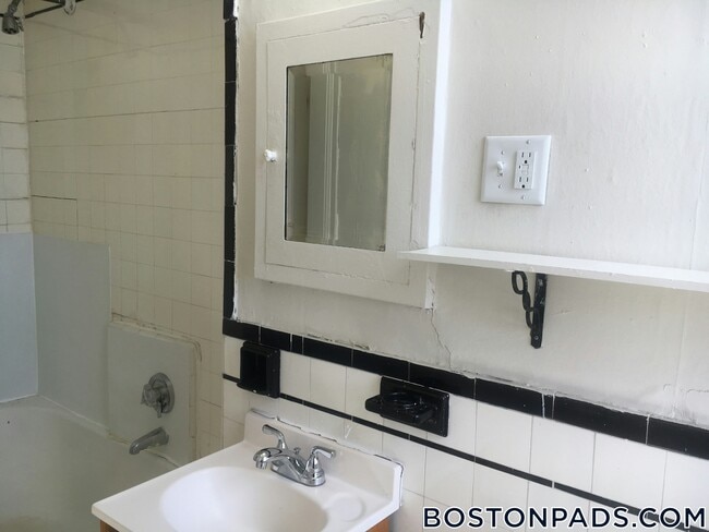 Photo - 1820 Commonwealth Ave Unidad 27