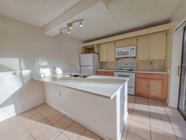 Photo - 832 Blue Ridge Cir