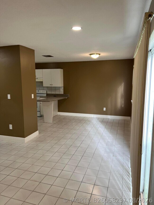 5335 NW 5th St