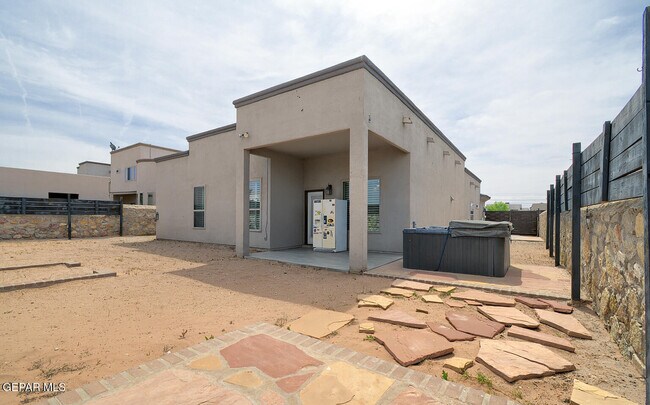 Photo - 14805 Holly Springs