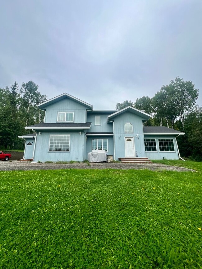 Spacious 3BR/2.5BA Fairbanks Home – Garage... - Spacious 3BR/2.5BA Fairbanks Home – Garage...