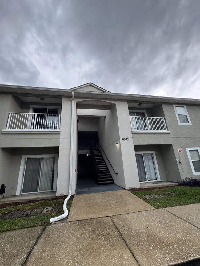Building Photo - 2 Bed, 2 Bath Condo in Gated Community wit... Unit 113