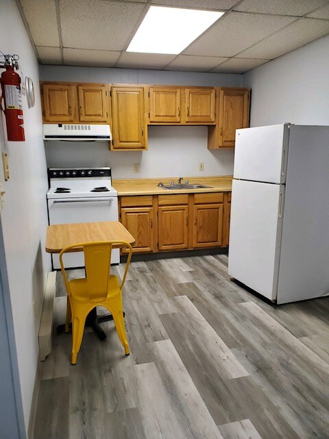 Building Photo - 50 E 1st St Rental