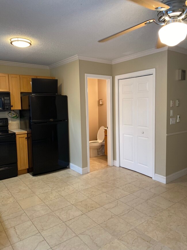 Building Photo - 488 Perkins Ave Unit 3-3 Rental