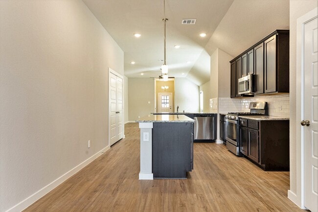 Photo - 672 Roaring Fls Dr