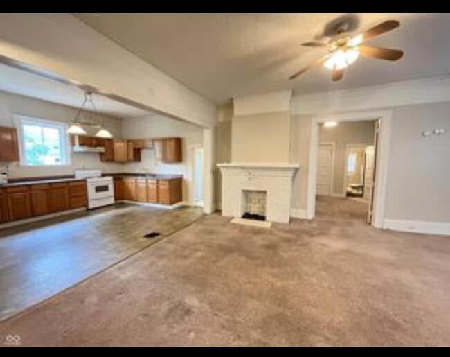 Photo - 820 W 7th St Unit Apt A