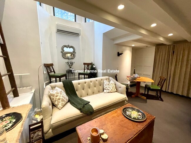 Photo - 113 Beacon St