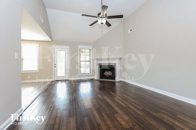 Photo - 718 Rushville Dr