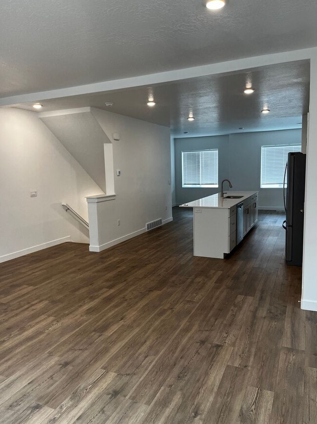 Photo - Beautiful Row End Townhouse