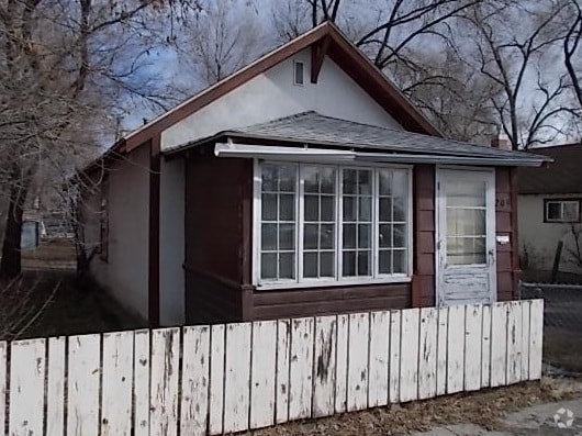 Building Photo - 1 Bonus Room House close to Downtown