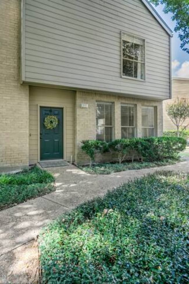 Photo - 2100 Tanglewilde St Unit #77