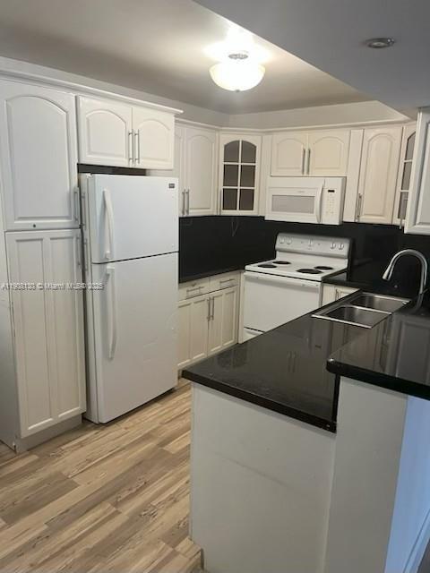 Building Photo - 5530 NW 61st St Unit 304