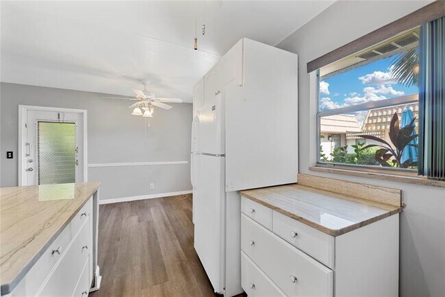Photo - 220 Seville Dr Unit 220