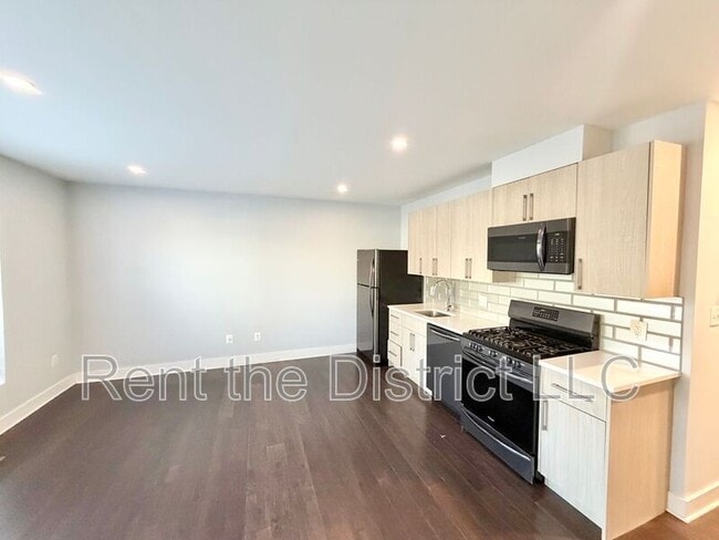 Photo - 1605 F St NE Unit #1