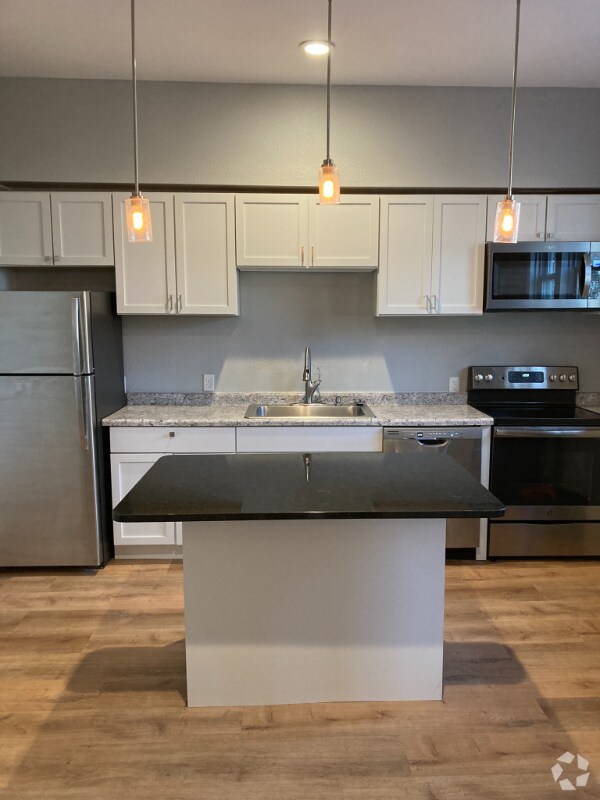 Building Photo - 912 5th St SW Unit 1 Rental