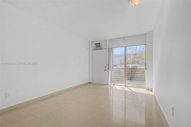 Photo - 1685 Jefferson Ave Unit 2