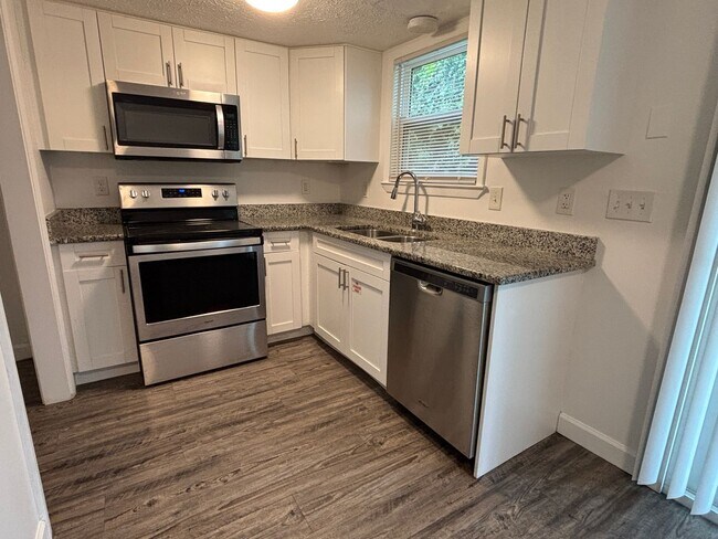 Photo - 1629 N James Ave