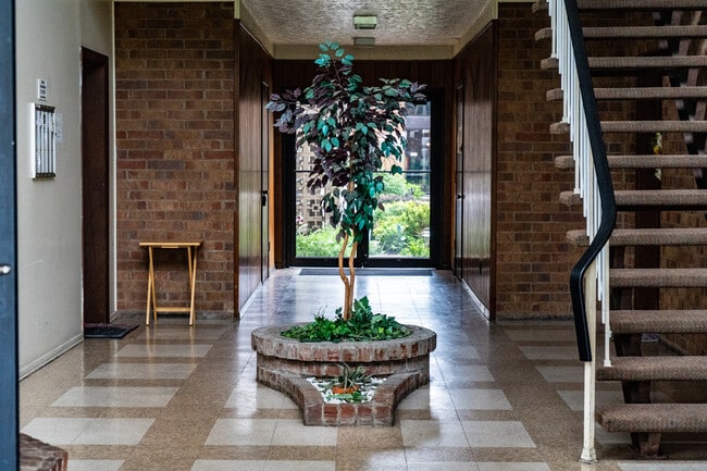 Photo - Fountain Villa Apartments