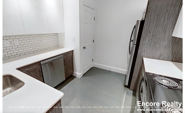 Photo - 125 Saint Botolph St Unit 9