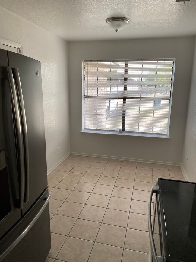 Photo - 2416 Jerome Dr