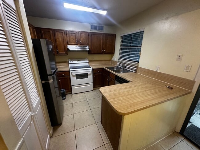 Photo - Spacious 2/2 Close to UF Unit # Z251