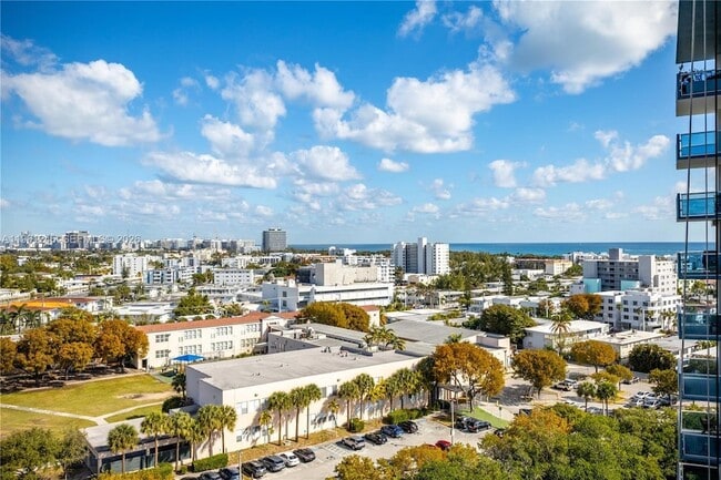 Photo - 7441 Wayne Ave Unidad 11G