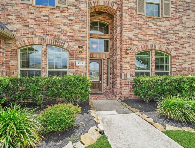 Photo - 4919 Blackwater Ln