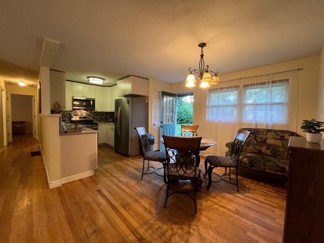 2216 Delaware Dr